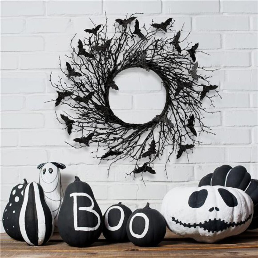 New 17.7"Artificial Black Twig Wreath with Glitter Bats‎ - Handmade - Picture 2 of 8